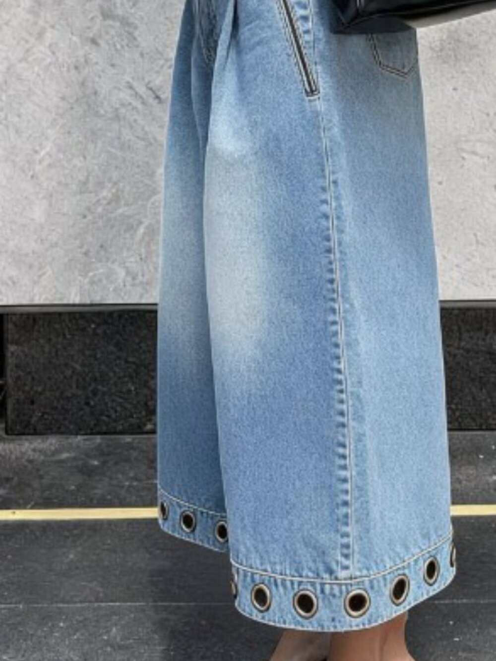 Wide Leg Jean with Grommet Details at the Hem - Picture 2 of 15